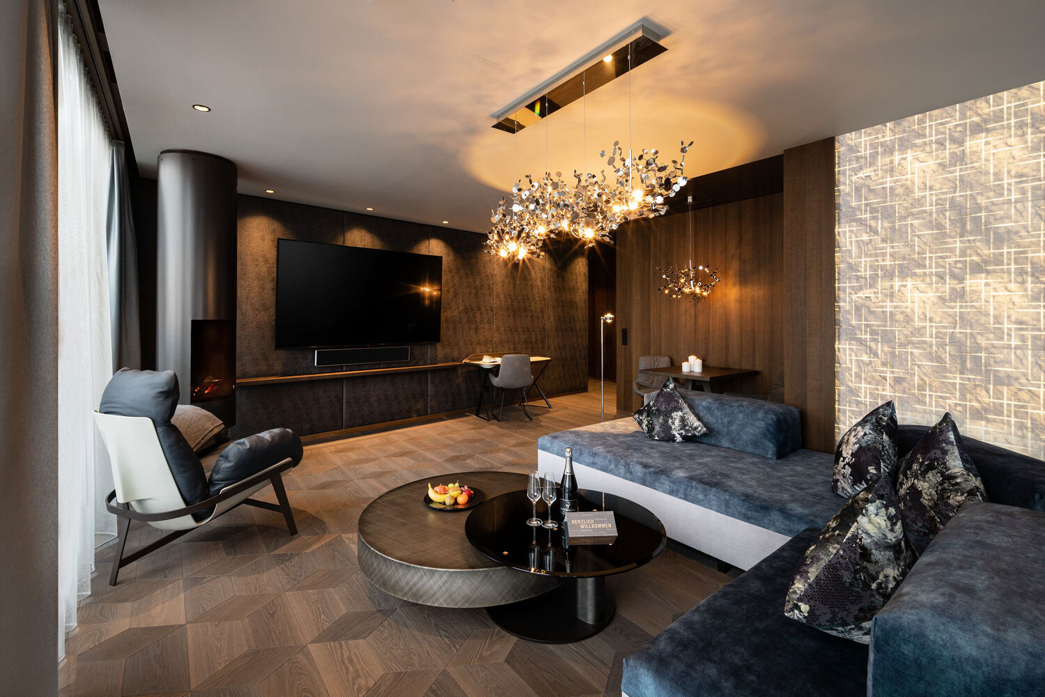 Rooftop-Pool-Suite